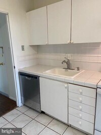 1 E University Pkwy photo'