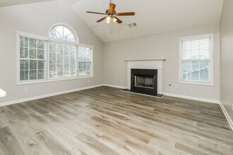 6208 Britt Rd SW in Mableton, GA - Foto de edificio - Building Photo