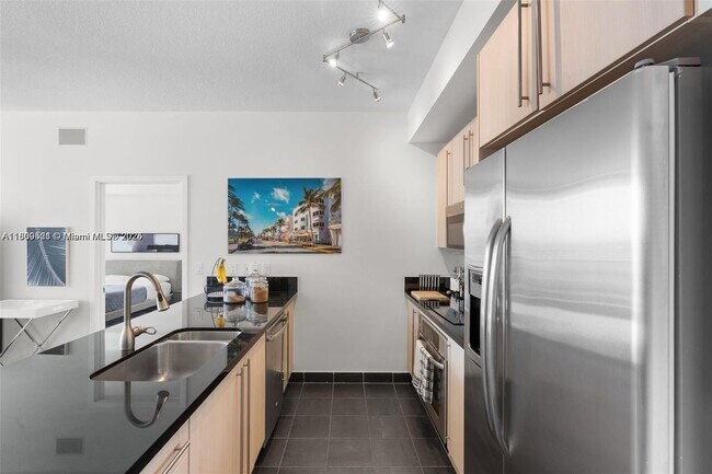 79 SW 12th St, Unit 2204-S in Miami, FL - Building Photo - Building Photo