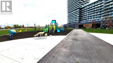 15 Skyridge Dr in Brampton, ON - Building Photo - Building Photo