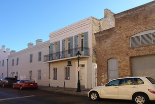 338 Burgundy St Apartments