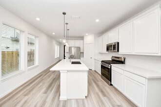 22122 Strathfield Cir in Cypress, TX - Building Photo - Building Photo