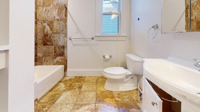 10 Cherokee St in Boston, MA - Building Photo - Building Photo