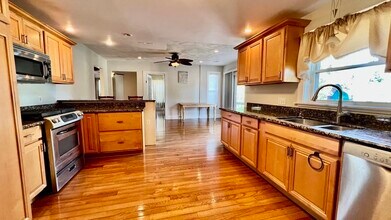 55 Beach St-Unit -B in Malden, MA - Building Photo - Building Photo