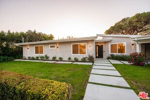 645 Walther Way in Los Angeles, CA - Building Photo