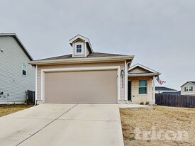 8525 Amistad Cove in Converse, TX - Building Photo