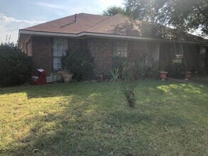 305 Marriott Ln in Garland, TX - Building Photo - Building Photo