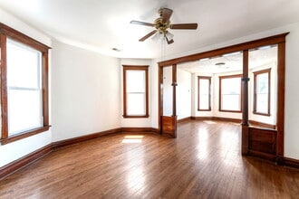 1921 N Pulaski Rd in Chicago, IL - Building Photo - Building Photo