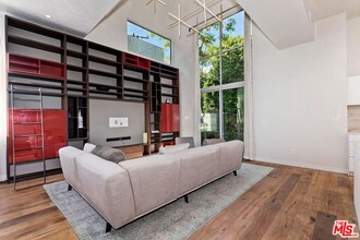 614 Westmount Dr in West Hollywood, CA - Building Photo - Building Photo