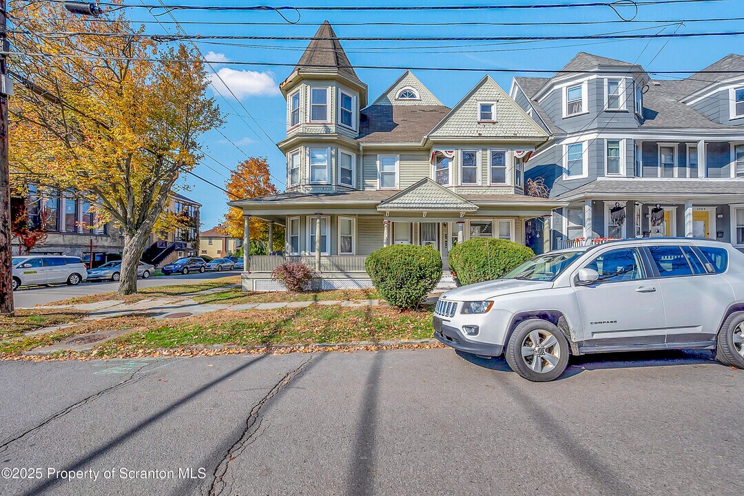 1701 Monsey Ave in Scranton, PA - Building Photo