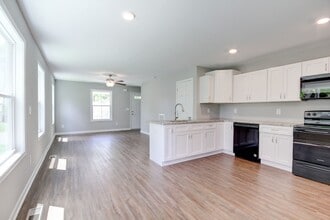 923 Woody Hills Dr in Clarksville, TN - Building Photo - Building Photo