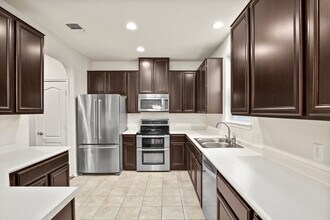 6104 Toye Dr in Austin, TX - Building Photo - Building Photo