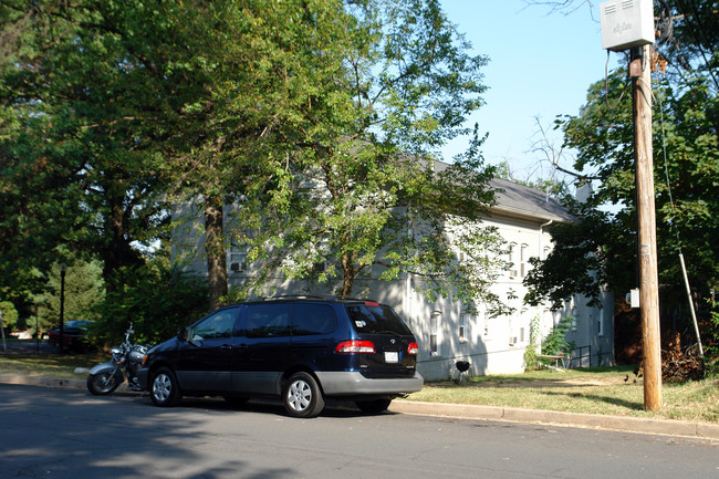 1101 N Kensington St in Arlington, VA - Building Photo - Building Photo