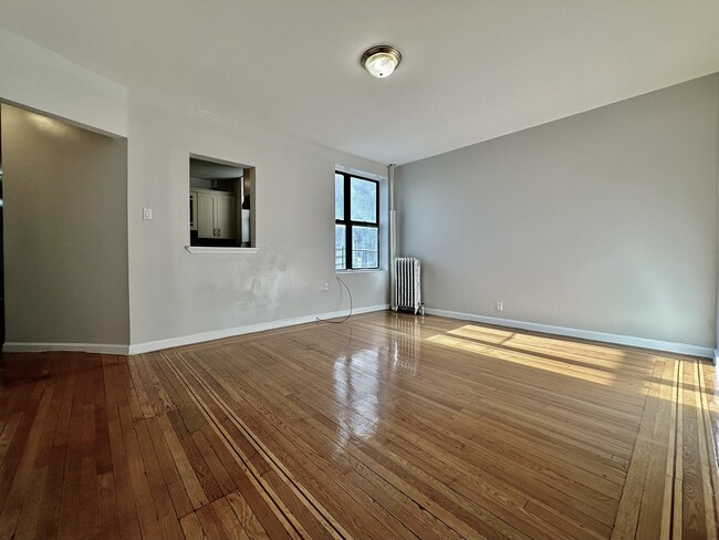 570 W 156th St, Unit 32 in New York, NY - Foto de edificio - Building Photo