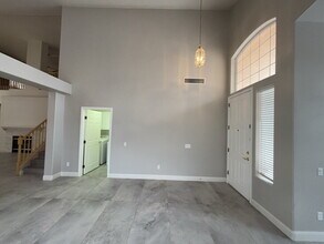 8545 Highland View in Las Vegas, NV - Building Photo - Building Photo