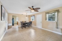 824 Meadowlark Ln in Delray Beach, FL - Foto de edificio - Building Photo