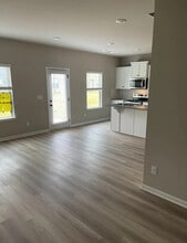 Room in House on Stovall Pl in Hampton, GA - Building Photo - Building Photo