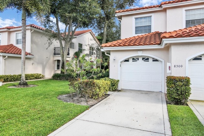 8500 Vía Romana in Boca Raton, FL - Building Photo - Building Photo