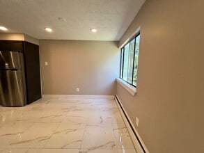 Gateway Estates in East Hartford, CT - Building Photo - Building Photo