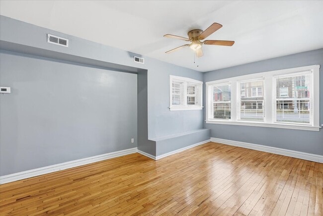 5301 W Jackson Blvd, Unit 2