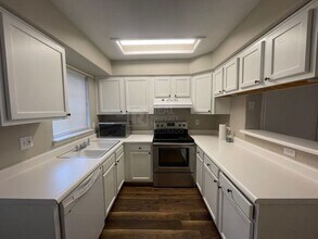 8262 S Fillmore Way in Centennial, CO - Building Photo - Building Photo