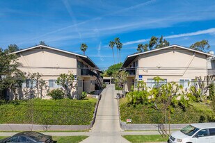 745-747 Venice Way in Inglewood, CA - Building Photo