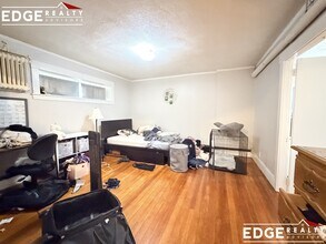 1709 Commonwealth Ave, Unit 1 in Boston, MA - Foto de edificio - Building Photo