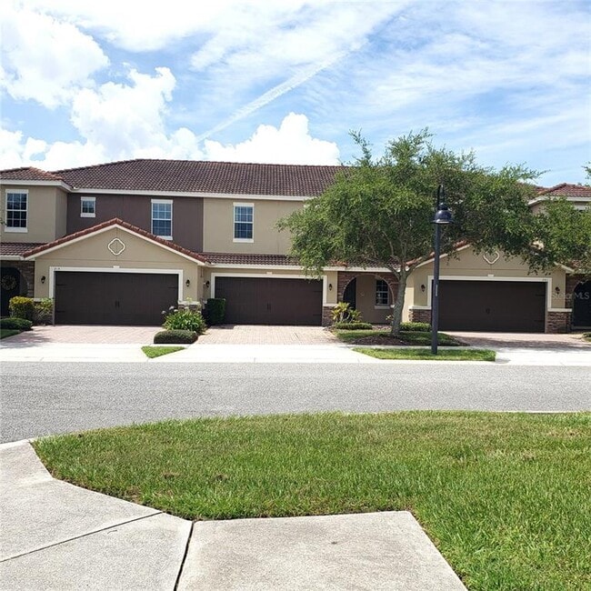 property at 207 White Dogwood Ln
