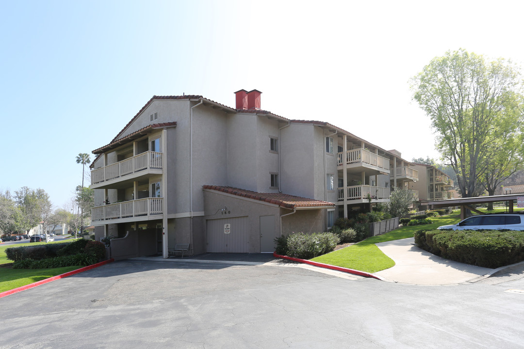 Conejo Future Village Apartments in Thousand Oaks, CA - Building Photo