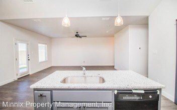 2013 102nd St in Lubbock, TX - Building Photo - Building Photo