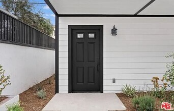 6132 Myrtle Avenue in Long Beach, CA - Building Photo - Building Photo