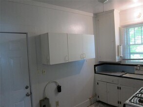 505 NE 9th Ave in Gainesville, FL - Building Photo - Building Photo