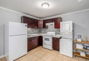 La Villa in Richmond, VA - Building Photo