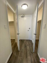 7045 Hawthorn Ave in Los Angeles, CA - Building Photo - Building Photo