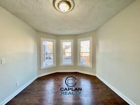 46 Henry St, Unit 1L in New Haven, CT - Building Photo