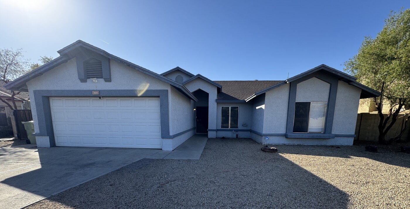 5608 N 78th Ave in Glendale, AZ - Building Photo