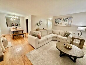 13 Keeler Close in Ridgefield, CT - Building Photo - Building Photo