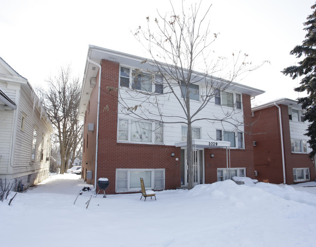 1029 C St in Lincoln, NE - Foto de edificio - Building Photo