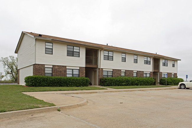 Park Lane Apartments in Marlow, OK - Building Photo - Building Photo