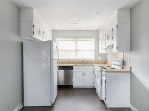 608 Missenburg Ct in Fayetteville, NC - Building Photo - Building Photo