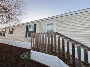 139 Hoover Blvd in West Branch, IA - Foto de edificio - Building Photo