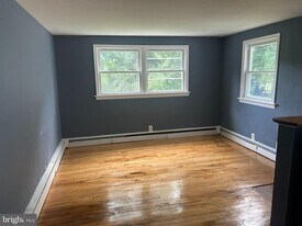 15 Mary St in Pemberton, NJ - Building Photo