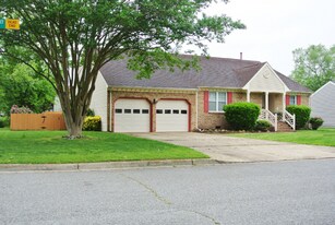 2621 Meckley Ct in Virginia Beach, VA - Building Photo