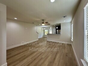 728 Abigail Aly in San Antonio, TX - Building Photo - Building Photo