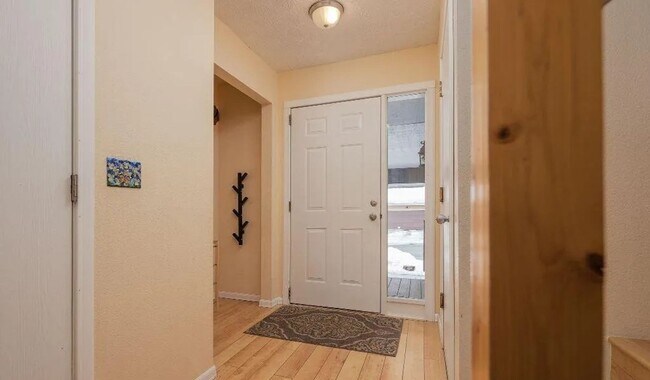 17451 Beaujolais Cir in Anchorage, AK - Building Photo - Building Photo