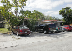 710 NE 122nd St in Miami, FL - Building Photo - Building Photo