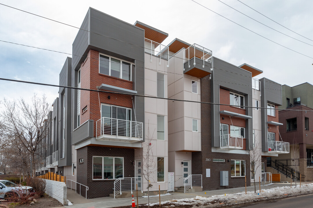 Vaquita Townhomes in the Highlands in Denver, CO - Foto de edificio