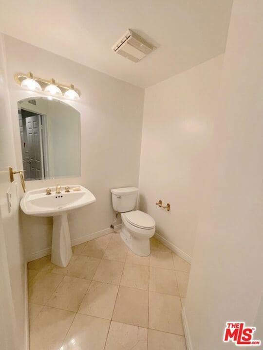 property at 121 N Almont Dr