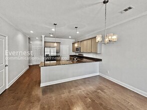 3845 Valley View Ct in Gainesville, GA - Foto de edificio - Building Photo