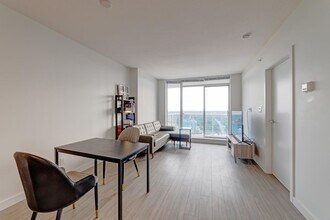 13615 Fraser Hwy in Surrey, BC - Building Photo - Building Photo